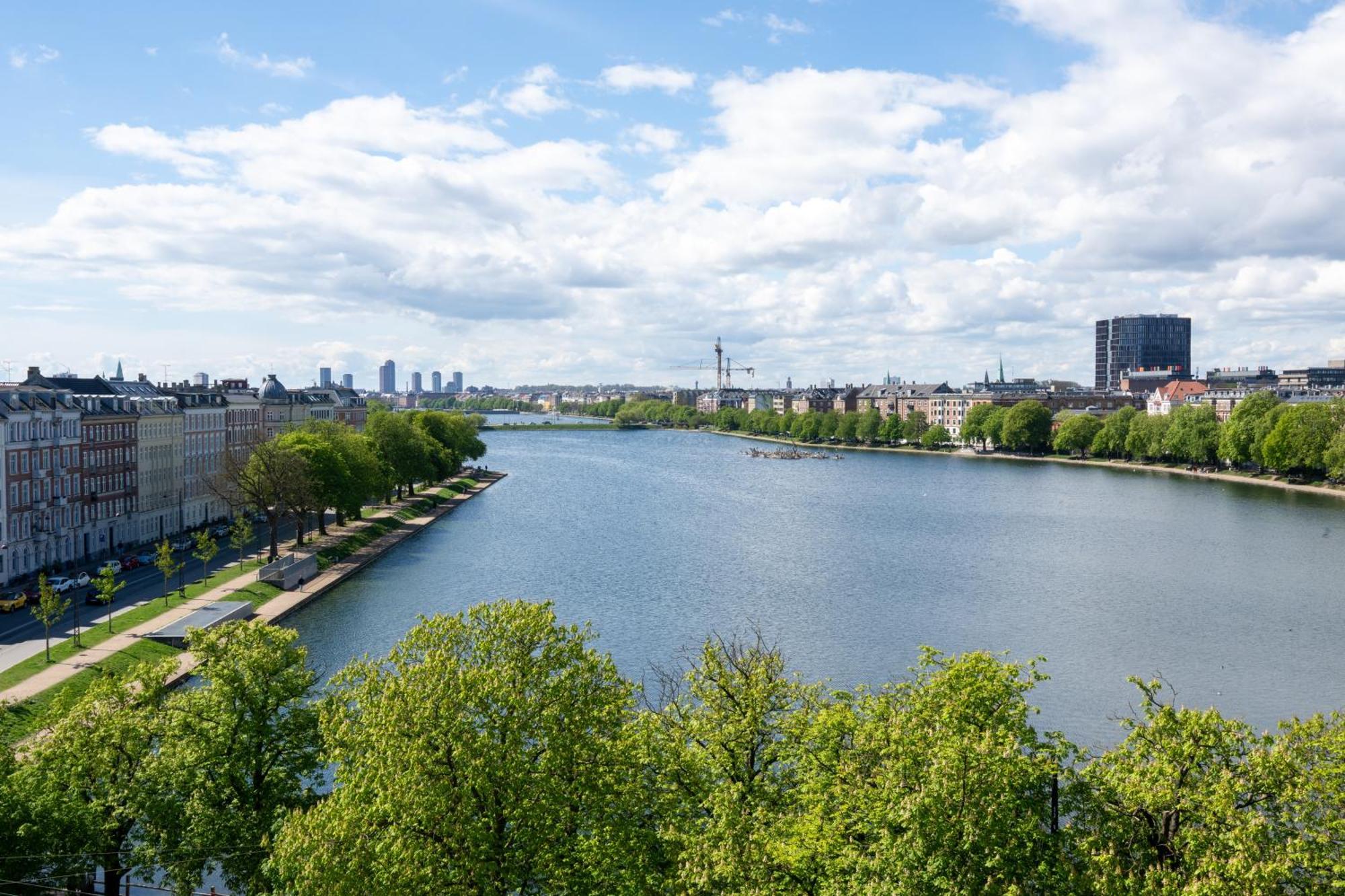 Bright 3Br Apartment With Balcony And Amazing Lake View Копенгаген Екстер'єр фото